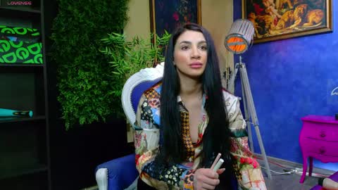 Nicolle online show from 04/11/26, 08:51