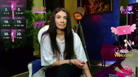 Nicolle online show from 05/05/26, 08:33