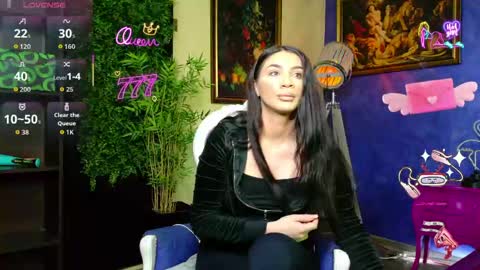 Nicolle online show from 05/12/26, 06:54