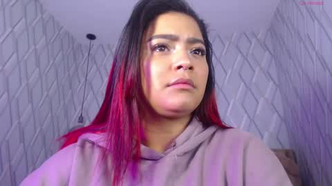 Nicolle Miley online show from 03/11/25, 05:49