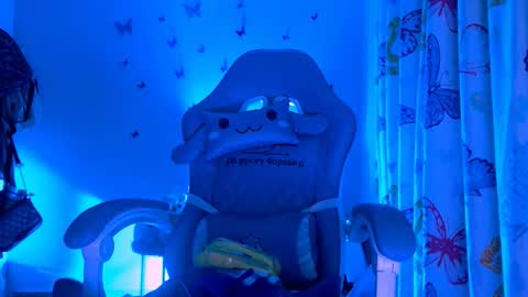 Nicolle Miley online show from 03/22/26, 08:18