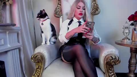 Snapshot of nicollette_miller chatting on 12/03/25, 05:22 Nicollette Miller online show from 12/03/25, 05:22