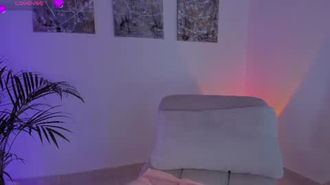 Nicollewest online show from 06/14/26, 10:45