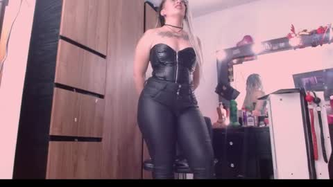 nicolmiss online show from 05/13/26, 06:27