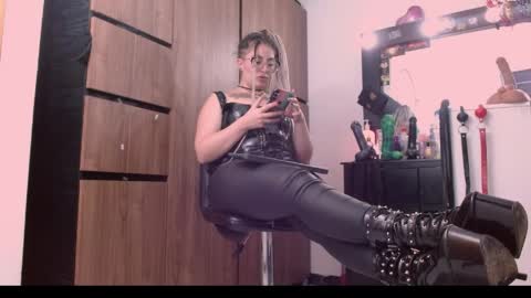 nicolmiss online show from 05/15/26, 11:34