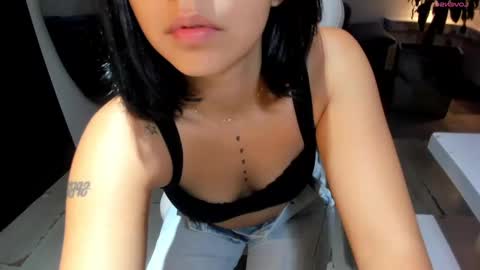 NicolRoss online show from 12/13/24, 04:22