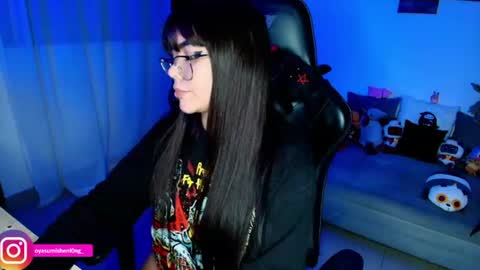 Snapshot of nicorobinn chatting on 07/05/26, 04:19 Lizzie online show from 07/05/26, 04:19