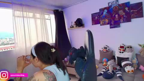Snapshot of nicorobinn chatting on 07/20/26, 09:28 Lizzie online show from 07/20/26, 09:28