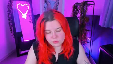 Snapshot of nielletablossom chatting on 02/01/25, 05:49 Nellie online show from 02/01/25, 05:49