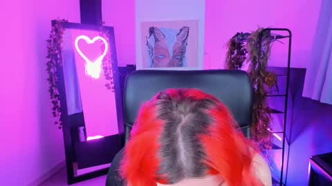 Snapshot of nielletablossom chatting on 02/10/25, 05:30 Nellie online show from 02/10/25, 05:30