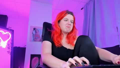 Snapshot of nielletablossom chatting on 02/10/25, 08:31 Nellie online show from 02/10/25, 08:31