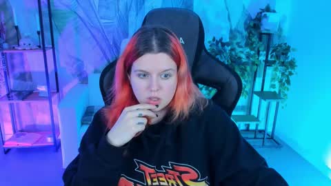 Snapshot of nielletablossom chatting on 03/07/25, 05:08 Nellie online show from 03/07/25, 05:08