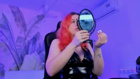 Snapshot of nielletablossom chatting on 03/09/25, 05:33 Nellie online show from 03/09/25, 05:33