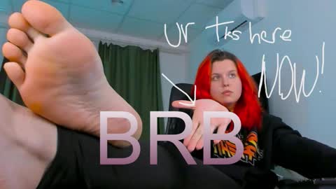 Snapshot of nielletablossom chatting on 10/20/25, 01:17 Nellie online show from 10/20/25, 01:17