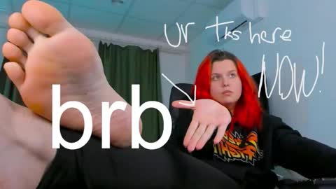 Snapshot of nielletablossom chatting on 10/26/25, 02:06 Nellie online show from 10/26/25, 02:06