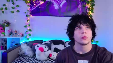 Night angel online show from 12/15/25, 11:14