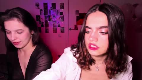 Snapshot of nightfloatt chatting on 11/02/25, 02:19 Daisy online show from 11/02/25, 02:19