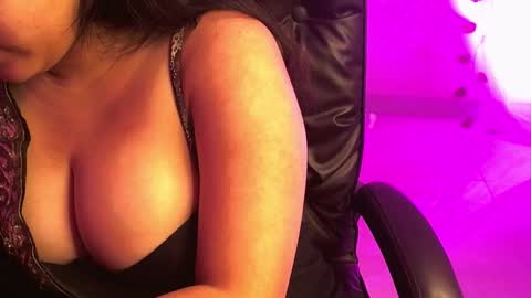 Snapshot of nightqueen107446 chatting on 02/27/26, 02:33 nightqueen107446 online show from 02/27/26, 02:33