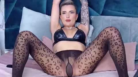 Snapshot of nightshadeiris chatting on 10/04/25, 08:01 Iris online show from 10/04/25, 08:01