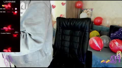 nigo_nika online show from 02/17/25, 12:48