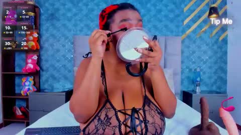 NiiaMoore online show from 02/05/26, 09:08