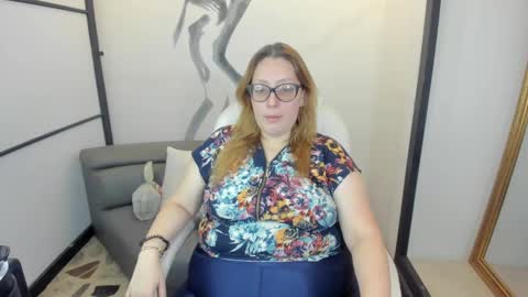 Anni online show from 02/17/25, 09:52