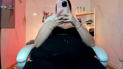 Anni online show from 10/19/25, 04:13