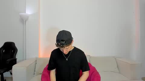 Nicolas Mucci online show from 02/28/25, 09:15