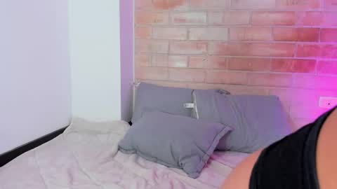Niicole online show from 05/26/26, 01:01