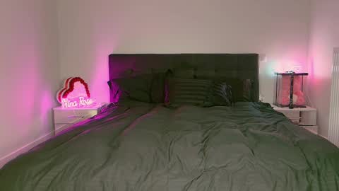 Snapshot of niinarosee1 chatting on 02/13/25, 06:05 Niinarosee online show from 02/13/25, 06:05