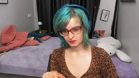 NIKA online show from 04/11/26, 01:26