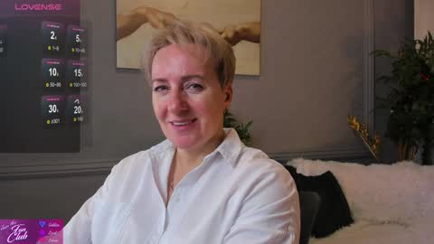 Snapshot of nika_smit chatting on 01/10/25, 09:44 Nika online show from 01/10/25, 09:44