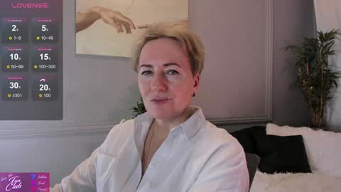 Snapshot of nika_smit chatting on 01/18/25, 12:04 Nika online show from 01/18/25, 12:04