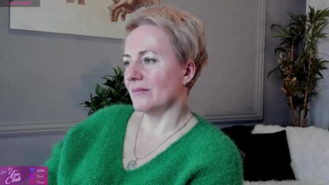 Snapshot of nika_smit chatting on 02/07/25, 01:11 Nika online show from 02/07/25, 01:11