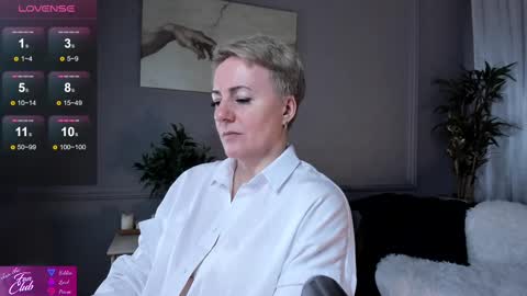 Snapshot of nika_smit chatting on 02/22/25, 08:18 Nika online show from 02/22/25, 08:18