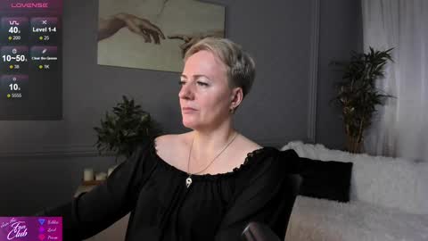 Snapshot of nika_smit chatting on 03/03/25, 11:22 Nika online show from 03/03/25, 11:22