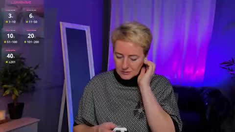 Snapshot of nika_smit chatting on 11/09/25, 05:28 Nika online show from 11/09/25, 05:28