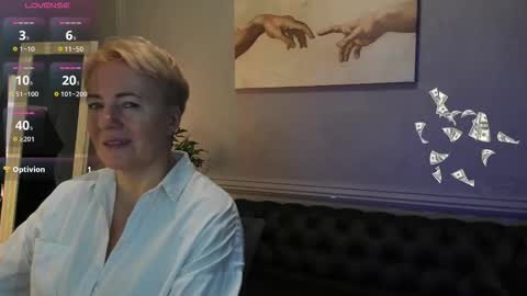 Snapshot of nika_smit chatting on 11/22/25, 06:01 Nika online show from 11/22/25, 06:01