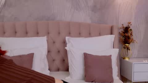 Nika online show from 11/13/25, 03:05