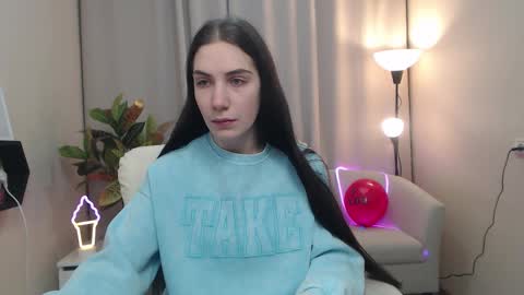 nikastarkk online show from 02/17/26, 07:42