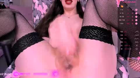 Snapshot of nikavarga chatting on 11/30/25, 10:19 NikaVarga online show from 11/30/25, 10:19