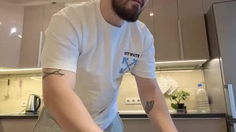 Snapshot of nikbusiness chatting on 11/13/25, 07:18 Nick online show from 11/13/25, 07:18