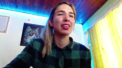 Snapshot of niki_1998 chatting on 12/24/24, 05:55 Natalia online show from 12/24/24, 05:55