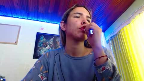 Snapshot of niki_1998 chatting on 01/14/25, 05:23 Natalia online show from 01/14/25, 05:23