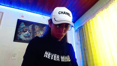 Snapshot of niki_1998 chatting on 01/27/25, 06:20 Natalia online show from 01/27/25, 06:20