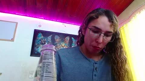 Snapshot of niki_1998 chatting on 02/05/25, 07:53 Natalia online show from 02/05/25, 07:53