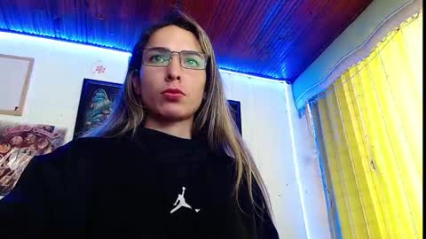 Snapshot of niki_1998 chatting on 02/17/25, 06:04 Natalia online show from 02/17/25, 06:04