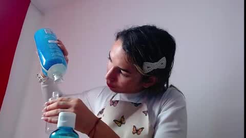 Snapshot of niki_1998 chatting on 03/10/25, 04:07 Natalia online show from 03/10/25, 04:07