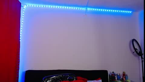 Snapshot of niki_1998 chatting on 03/11/25, 05:35 Natalia online show from 03/11/25, 05:35