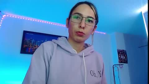 Snapshot of niki_1998 chatting on 09/19/25, 08:53 Natalia online show from 09/19/25, 08:53